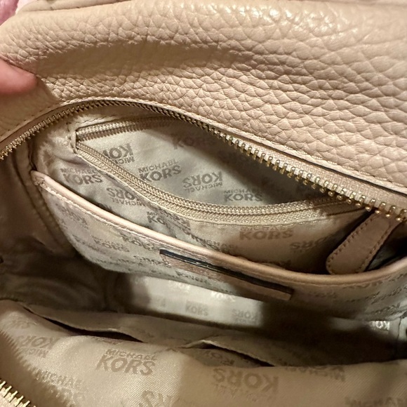 Authentic Michael Kors Leather backpack - Picture 10 of 10